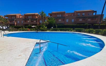 Piscina de Apartament en venda en Chiclana de la Frontera amb Aire condicionat, Calefacció i Jardí privat