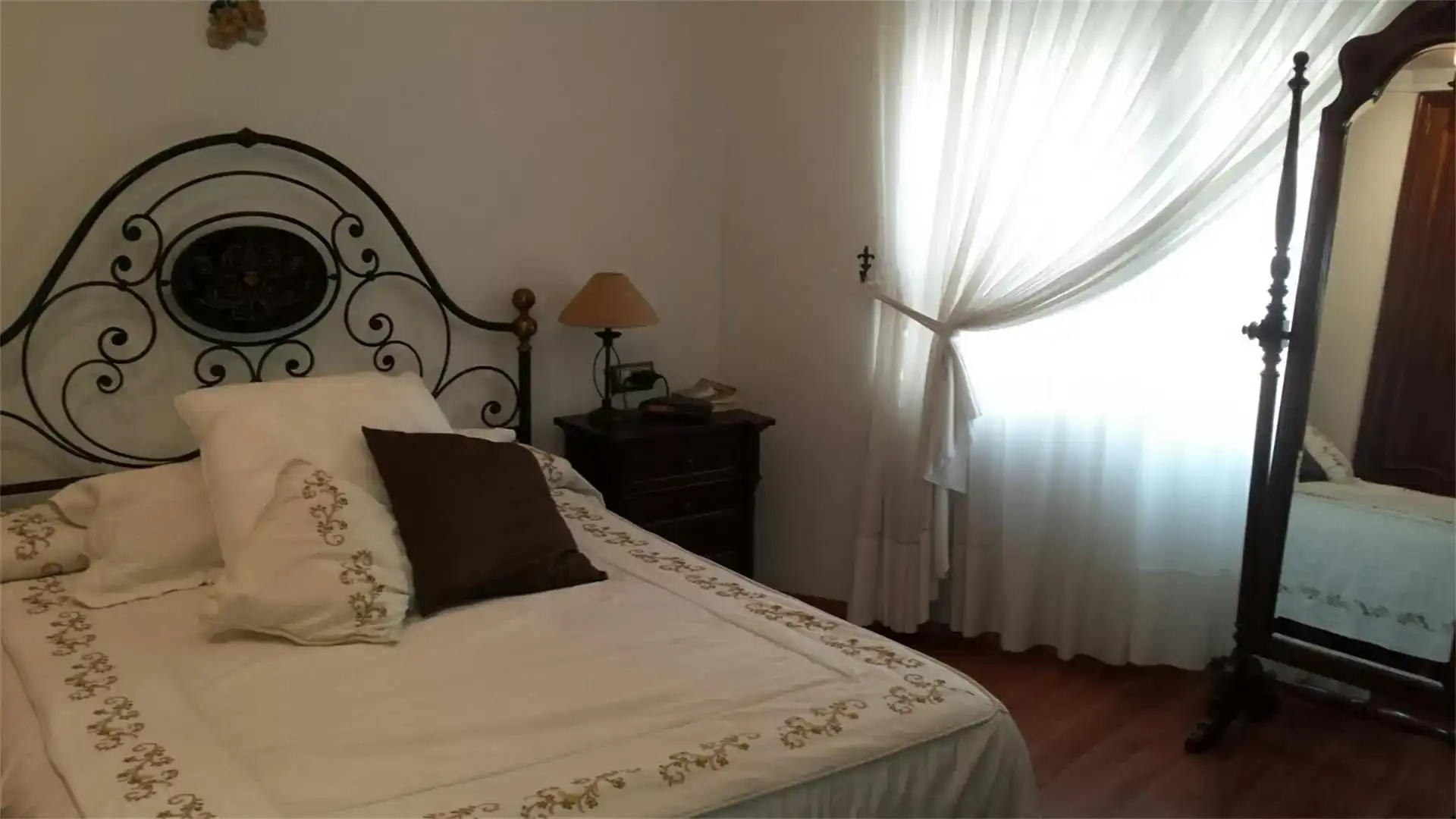 Schlafzimmer von Einfamilien-Reihenhaus zum Verkauf in Elda mit Klimaanlage