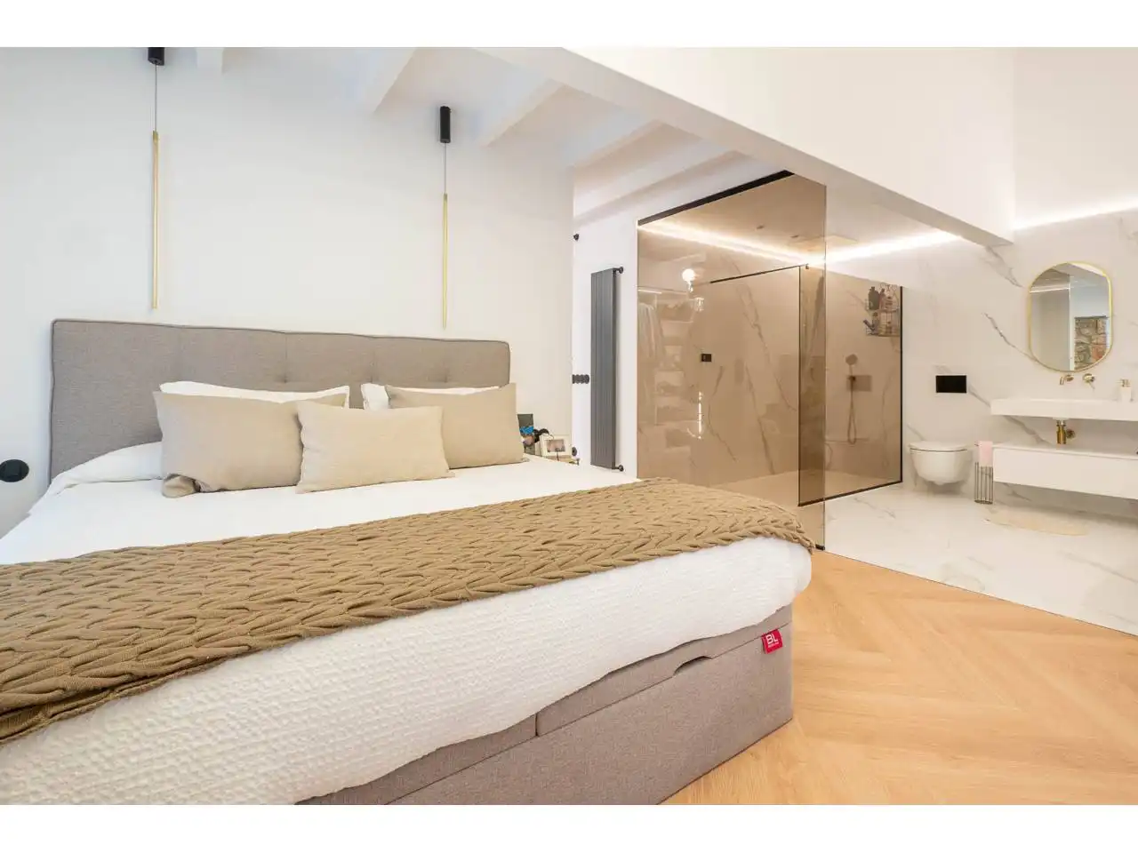 Dormitori de Casa o xalet en venda en Donostia - San Sebastián  amb Aire condicionat, Calefacció i Jardí privat