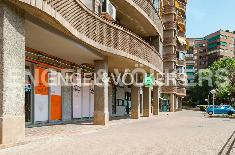 Außenansicht von Wohnung zur Miete in Madrid mit Klimaanlage, Heizung und Terrasse