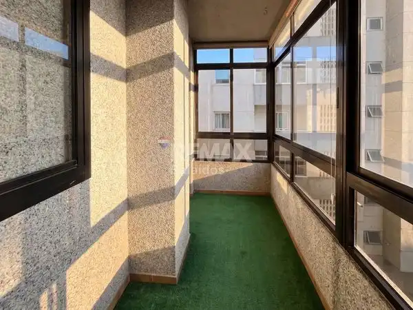 Terrassa de Pis en venda en Vigo  amb Calefacció, Parquet i Terrassa