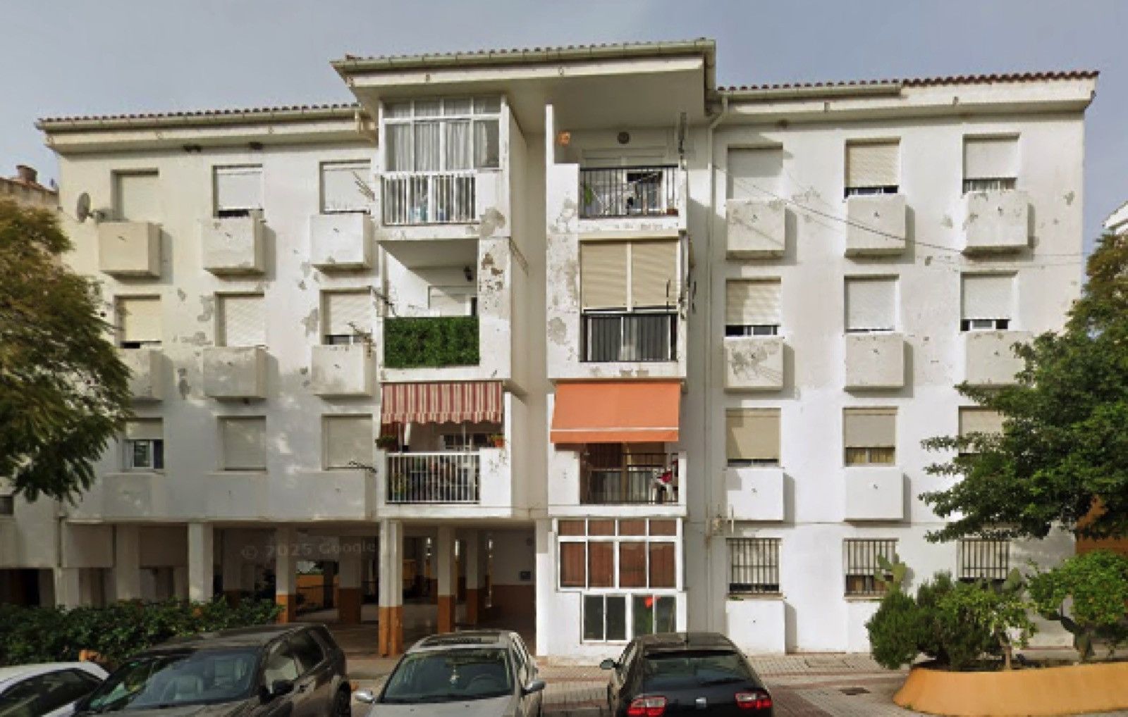 Vista exterior de Apartament en venda en Estepona amb Aire condicionat, Terrassa i Moblat