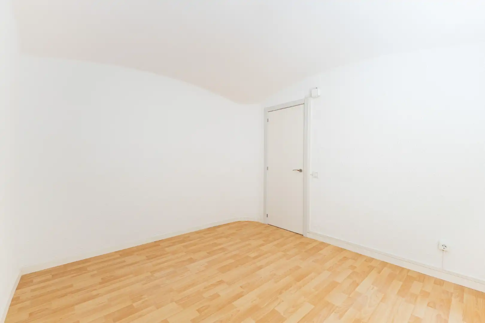 Piso en venta en L'Hospitalet de Llobregat con Parquet, Horno y Balcón