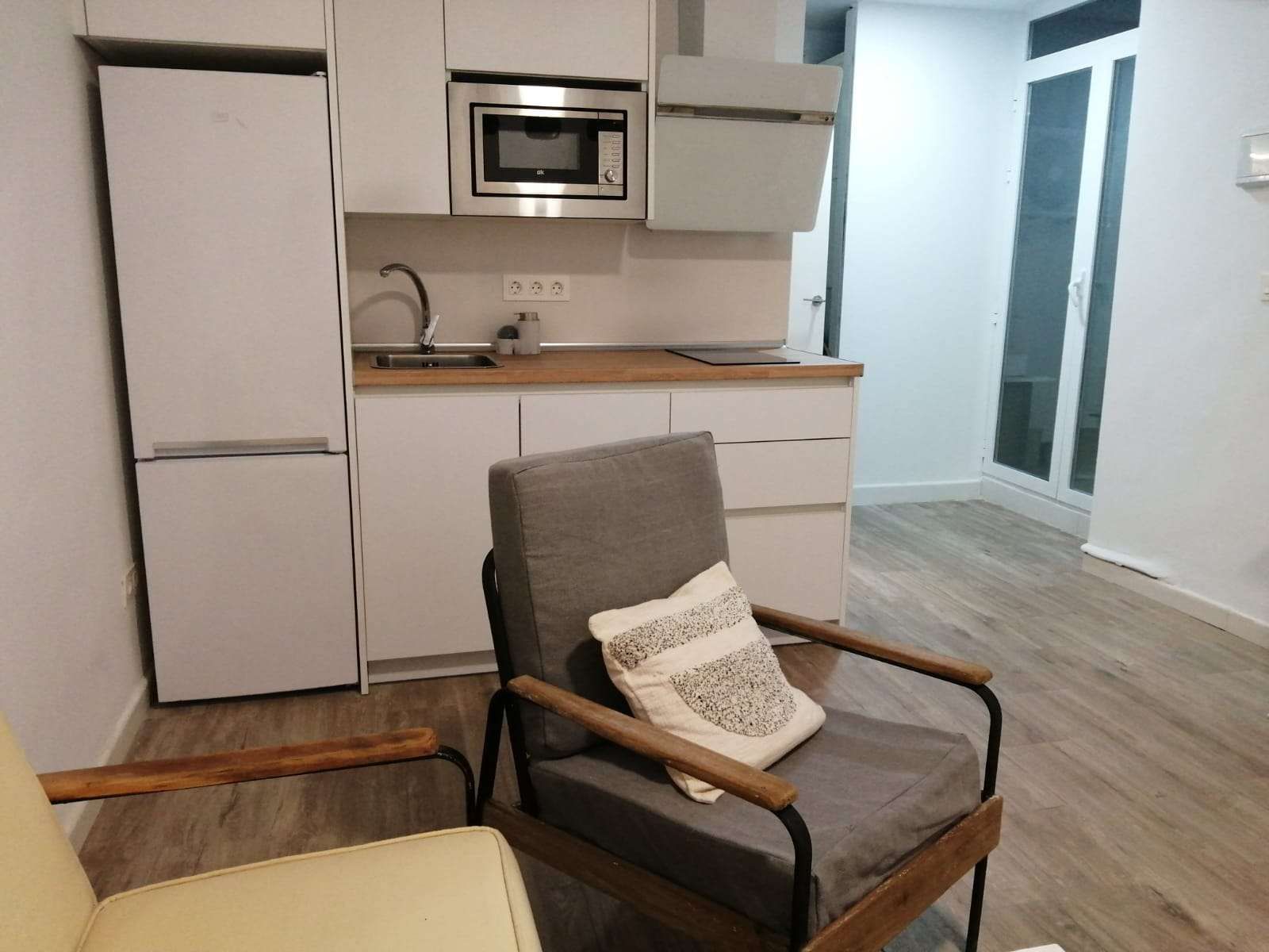 Dormitori de Apartament per a compartir en  Granada Capital amb Aire condicionat i Terrassa