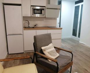 Dormitori de Apartament per a compartir en  Granada Capital amb Aire condicionat i Terrassa