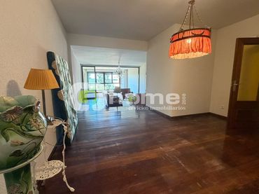 Piso con piscina en venta en Calle Monforte 1