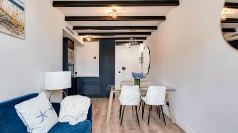Photo 3 of Flat to rent in Carrer del Poeta Cabanyes, El Poble Sec - Parc de Montjuïc, Barcelona