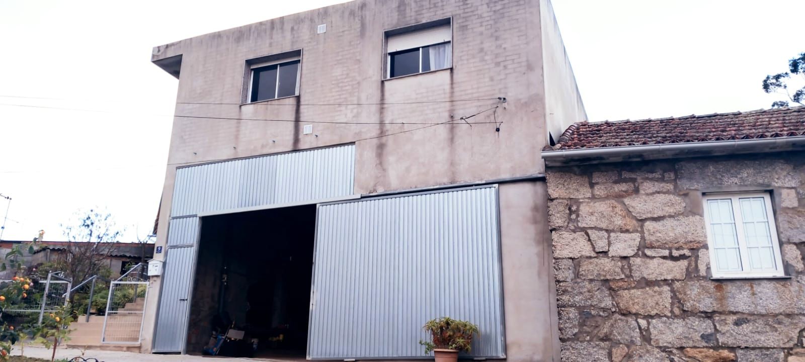 Exterior view of House or chalet for sale in Portas  with Terrace, Storage room and Furnished