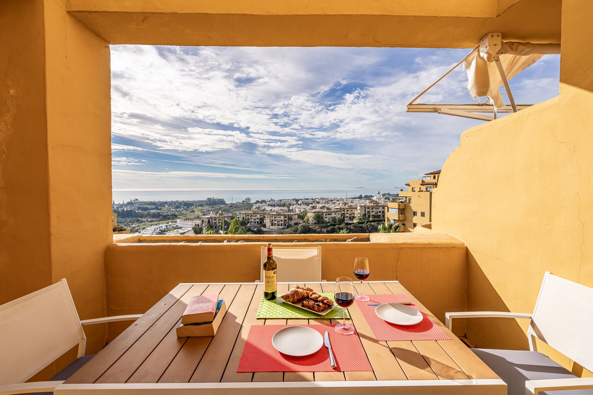 Vista exterior de Dúplex de lloguer en Estepona amb Aire condicionat, Calefacció i Terrassa