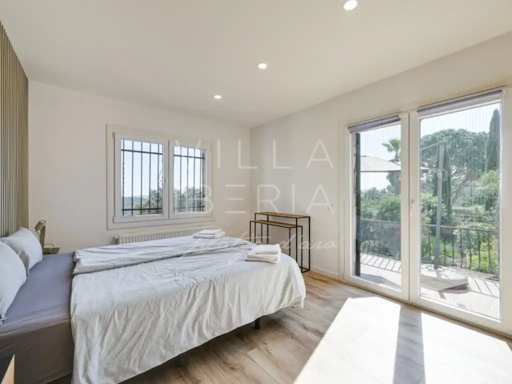 Habitación de Casa o chalet en venta en Castell d'Aro, Platja d'Aro i s'Agaró con Aire acondicionado, Calefacción y Jardín privado