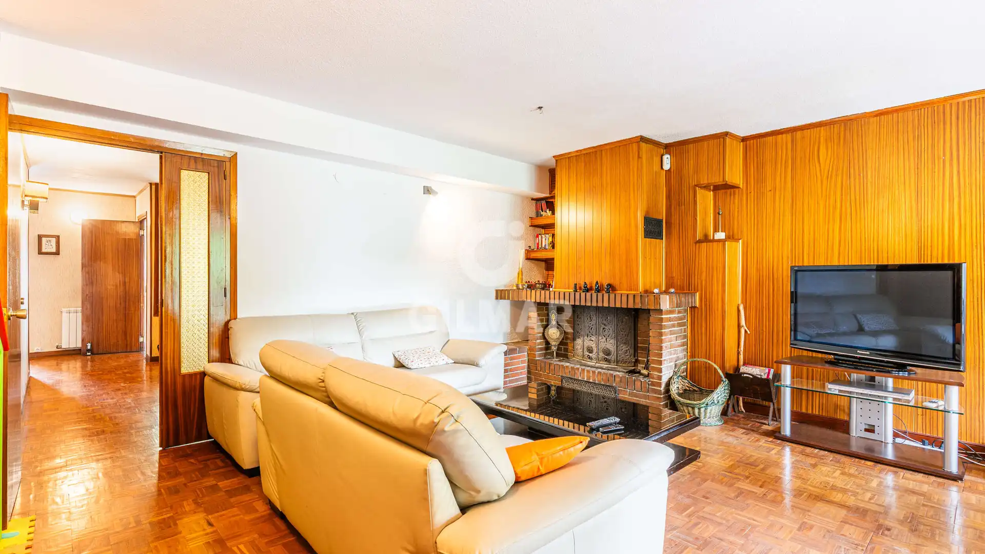 Living room of Single-family semi-detached for sale in Pozuelo de Alarcón  with Heating, Private garden and Swimming Pool