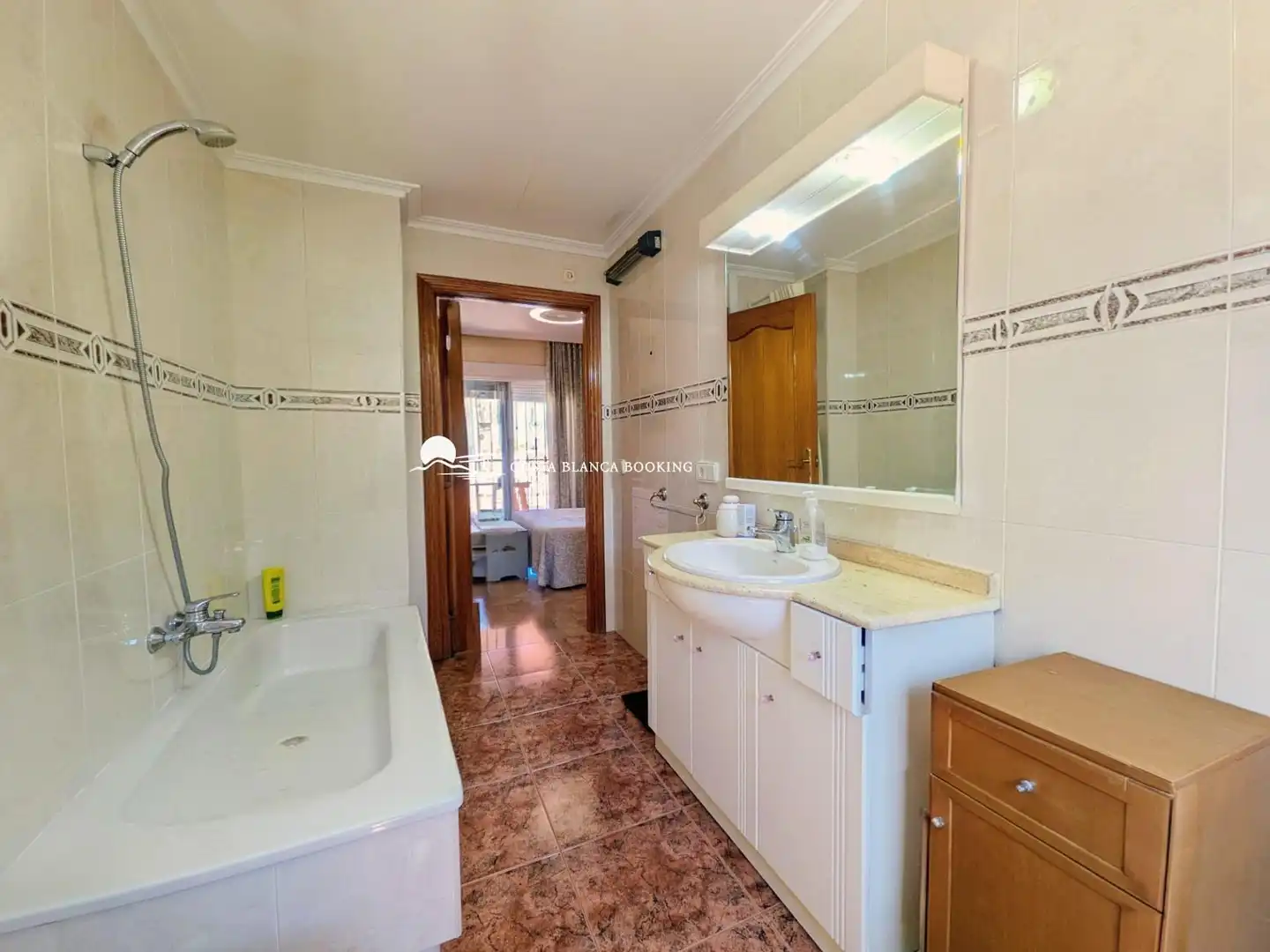 Bany de Casa o xalet en venda en L'Alfàs del Pi amb Aire condicionat, Jardí privat i Terrassa