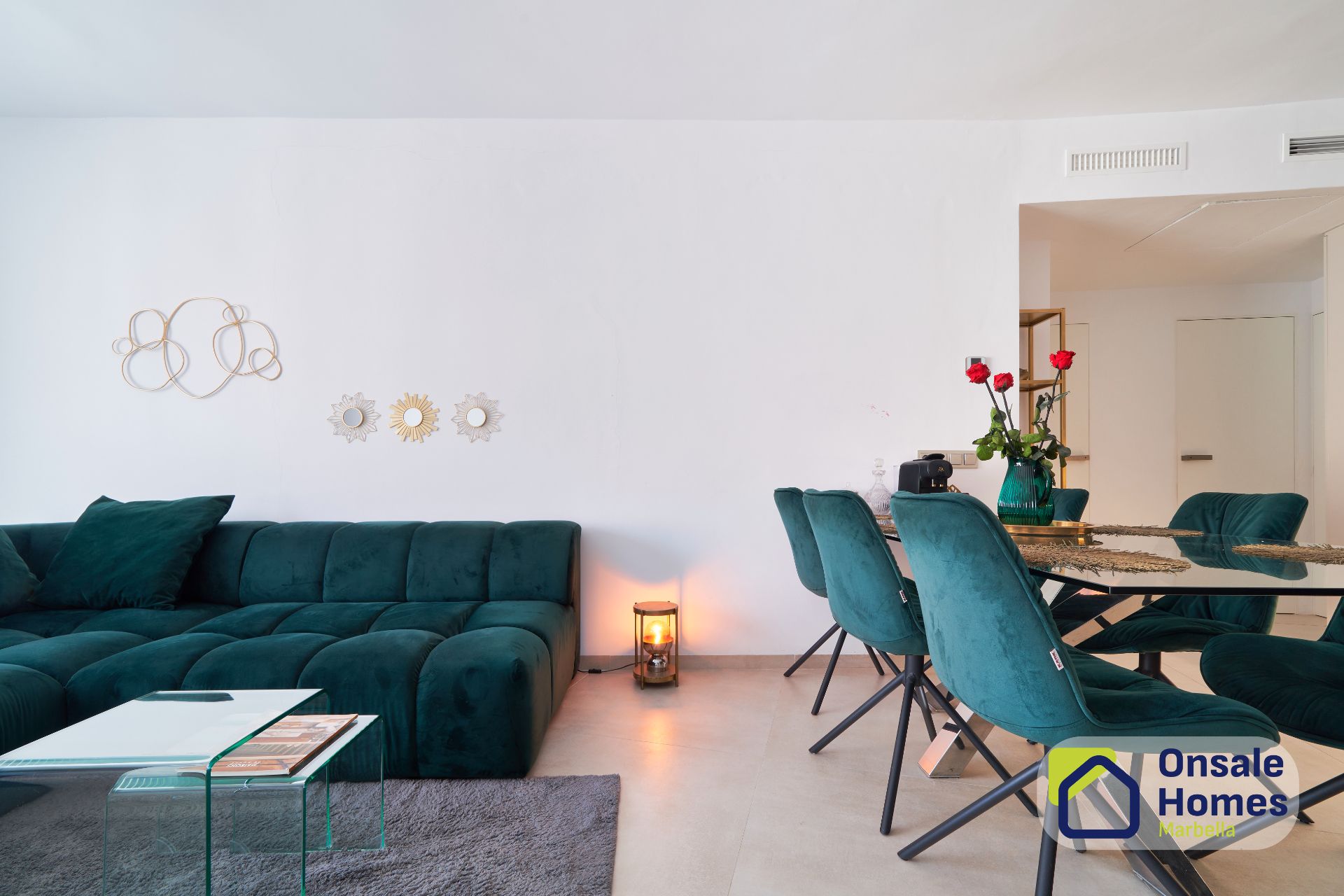 Living room of Flat for sale in Marbella  with Air Conditioner, Terrace and Balcony