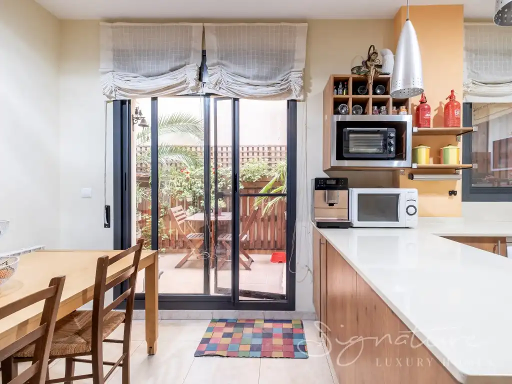 Kitchen of Ground floor for sale in Sant Cugat del Vallès  with Air Conditioner, Private garden and Terrace