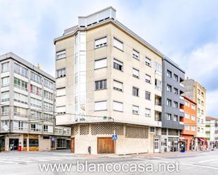 Vista exterior de Pis en venda en Carballo amb Terrassa