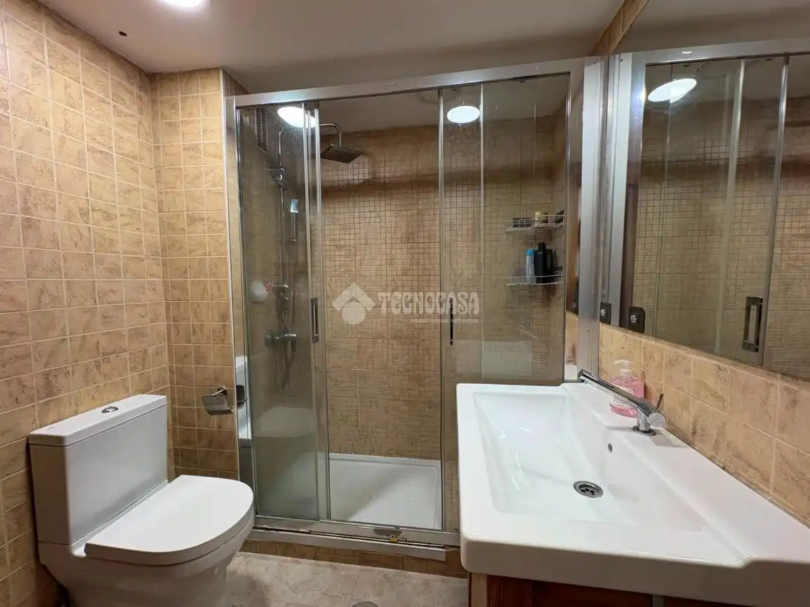 Bathroom of Flat for sale in Madrid  with Heating and Terrace