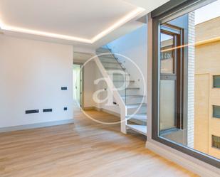 Attic to rent in  Madrid Capital  with Air Conditioner, Heating and Private garden