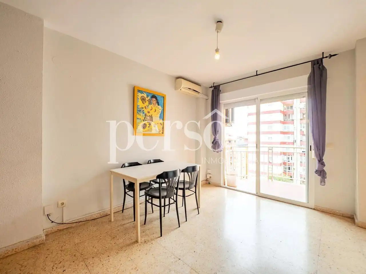 Habitación de Piso de alquiler en Valencia con Aire acondicionado, Amueblado y Balcón