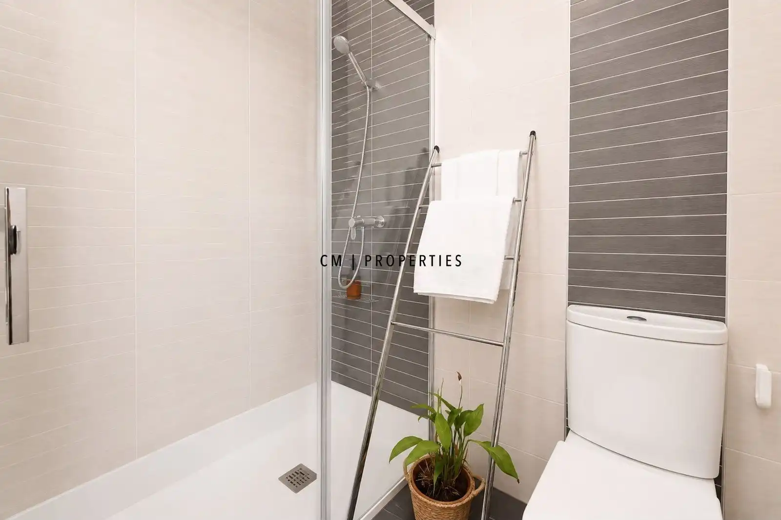 Baño de Casa o chalet en venta en La Pobla de Vallbona con Aire acondicionado, Calefacción y Terraza