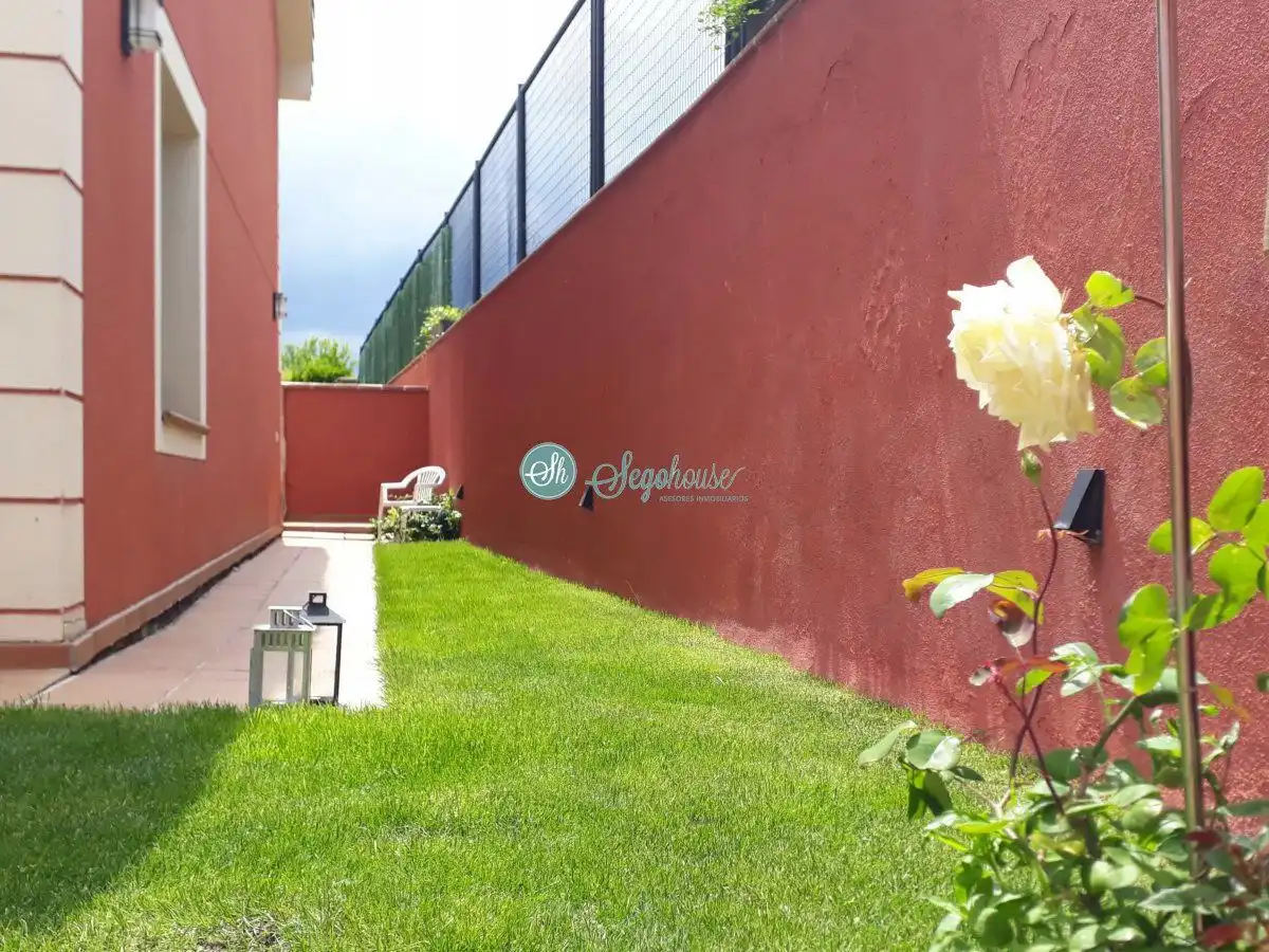 Jardín de Casa o chalet en venta en Los Huertos con Calefacción y Trastero
