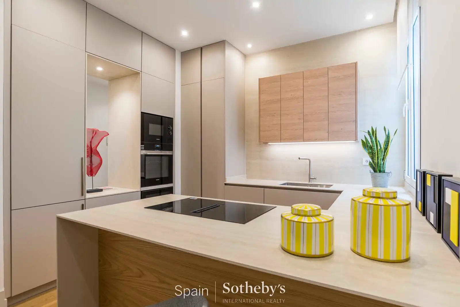 Kitchen of Apartments for sale in Madrid  with Air Conditioner and Heating