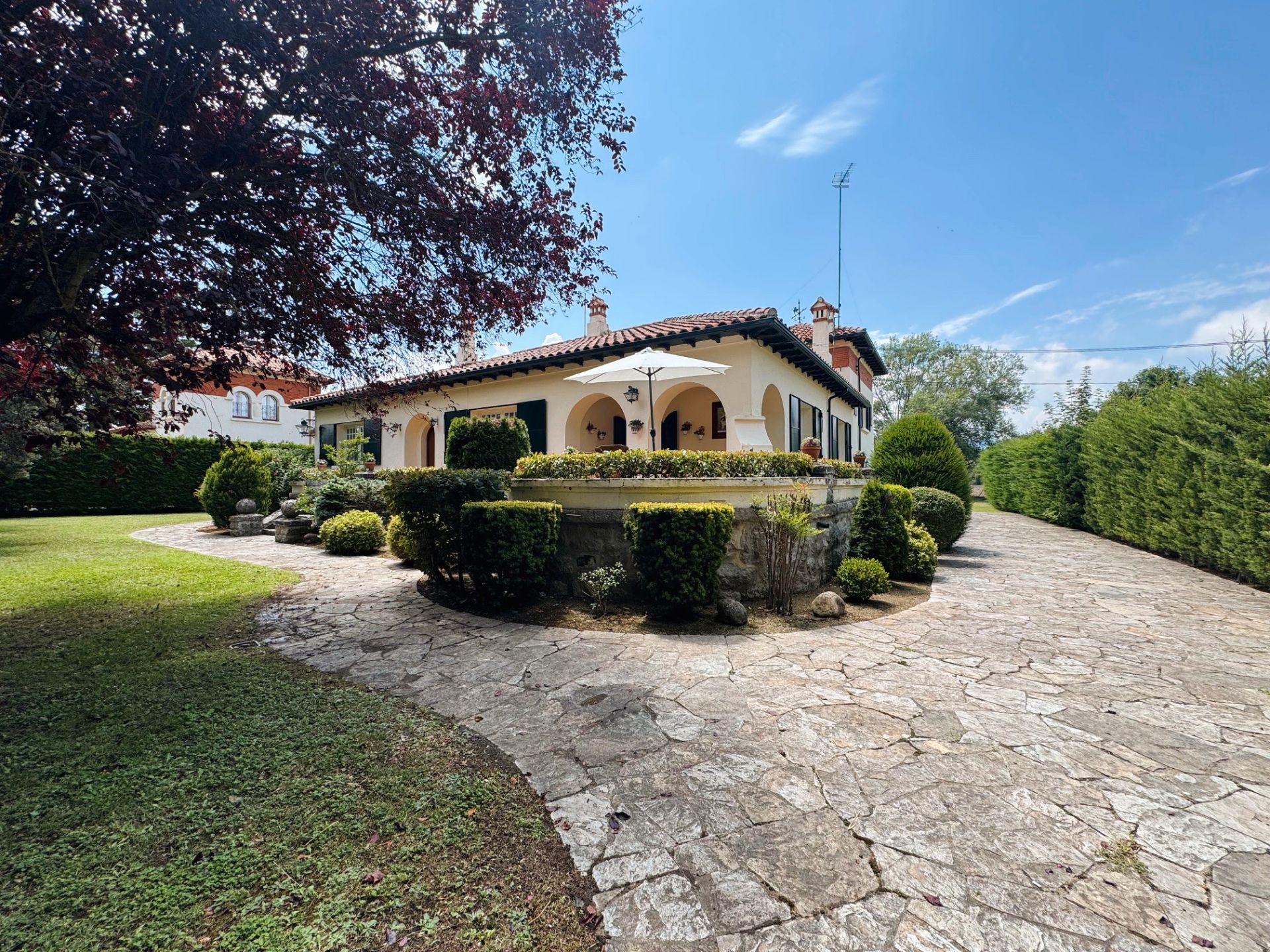 Exterior view of House or chalet for sale in Villarcayo de Merindad de Castilla la Vieja  with Heating, Private garden and Parquet flooring