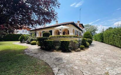 Exterior view of House or chalet for sale in Villarcayo de Merindad de Castilla la Vieja  with Heating, Private garden and Parquet flooring