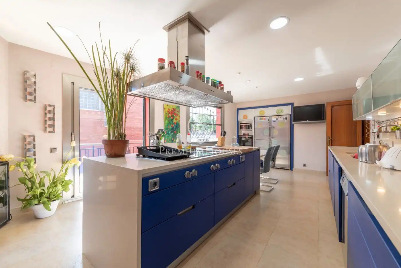 Kitchen of Houses for sale in Vilanova i la Geltrú  with Air Conditioner, Heating and Private garden