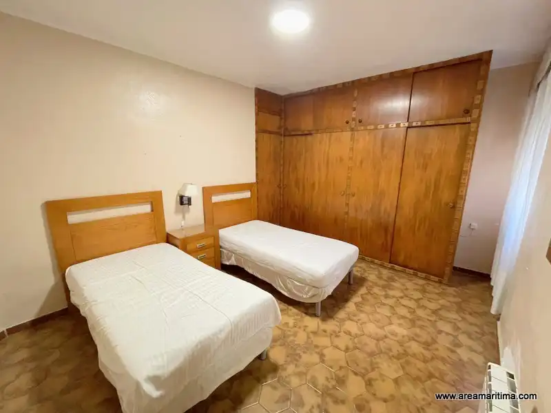 Habitación de Apartamento en venta en Valencia con Amueblado, Horno y Lavadora