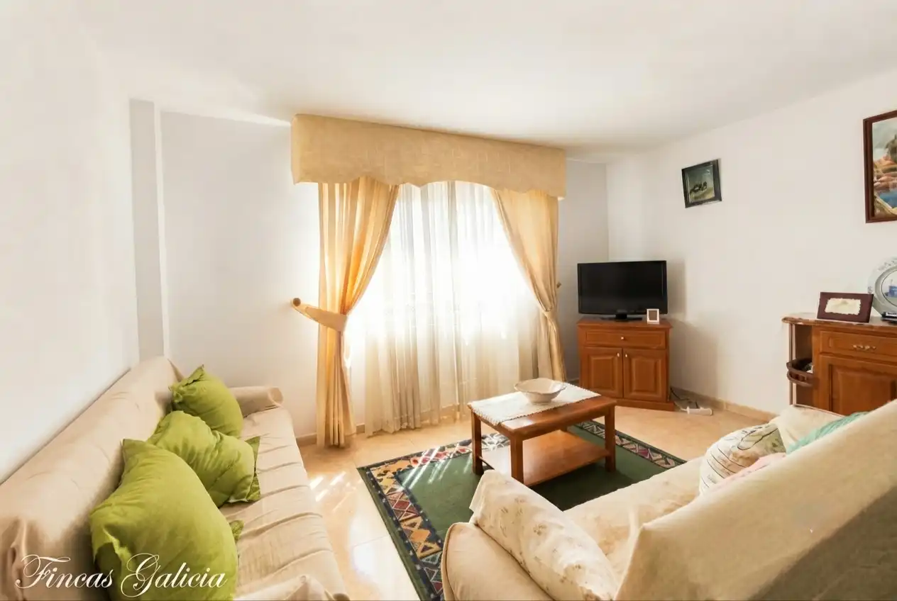 Flat for sale in Verín