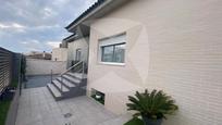 Vista exterior de Casa o xalet en venda en Badajoz Capital amb Jardí privat i Traster