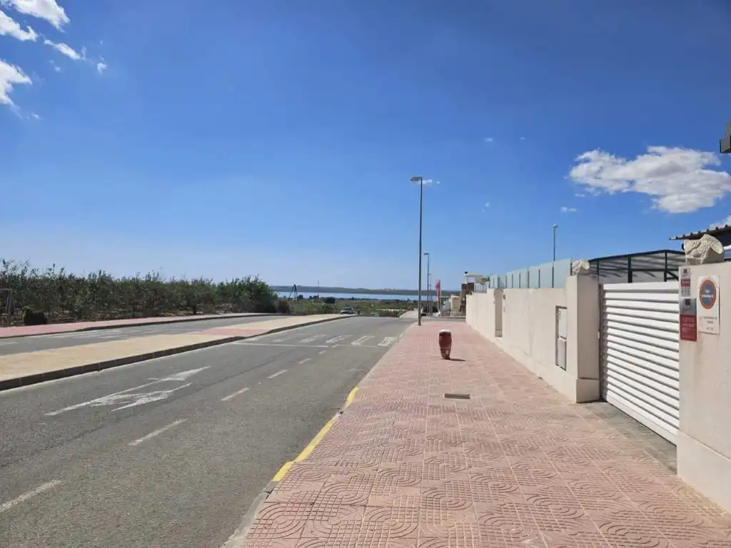 Vista exterior de Casa o xalet en venda en Rojales amb Aire condicionat, Jardí privat i Piscina