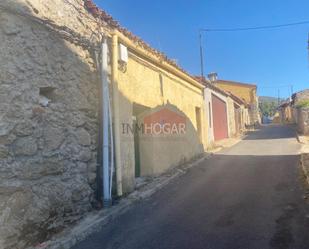 Vista exterior de Casa o xalet en venda en San Miguel de Corneja amb Jardí privat, Terrassa i Traster