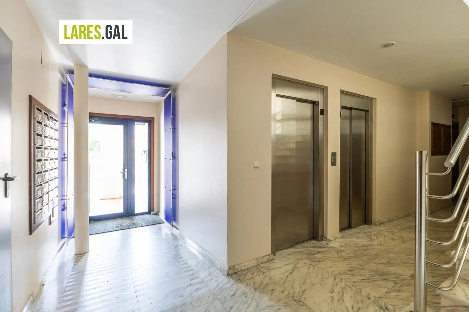 Piso en venta en Cangas  con Trastero