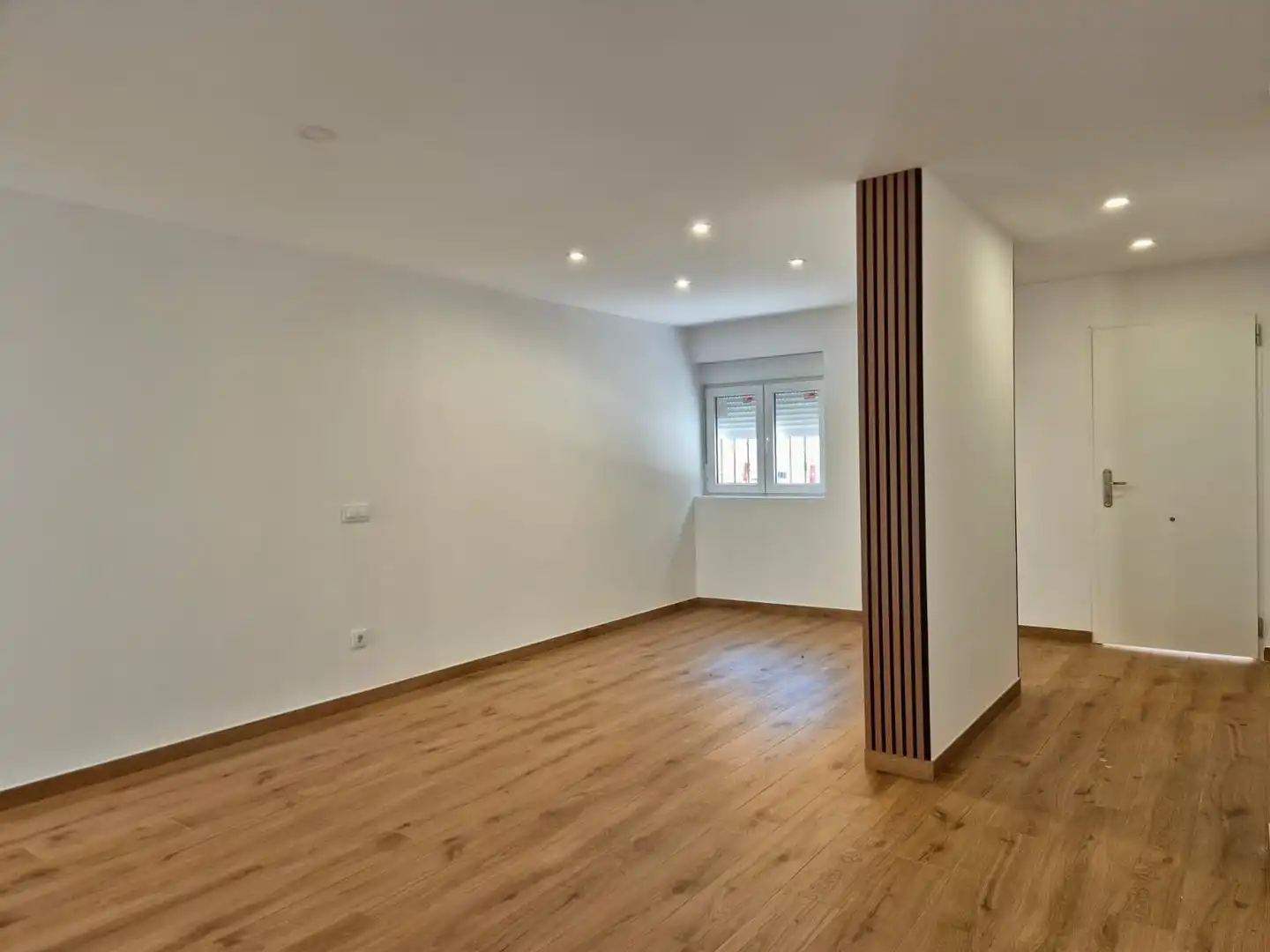 Habitación de Piso en venta en La Pobla de Vallbona con Aire acondicionado y Terraza