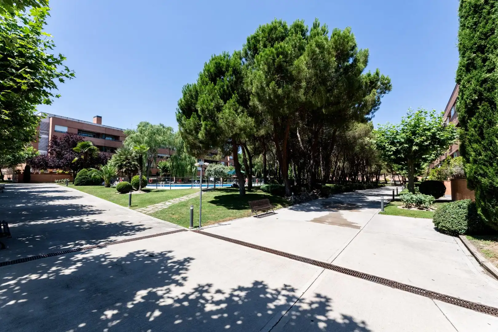 Exterior view of Flat for rent in Pozuelo de Alarcón  with Air Conditioner, Heating and Private garden