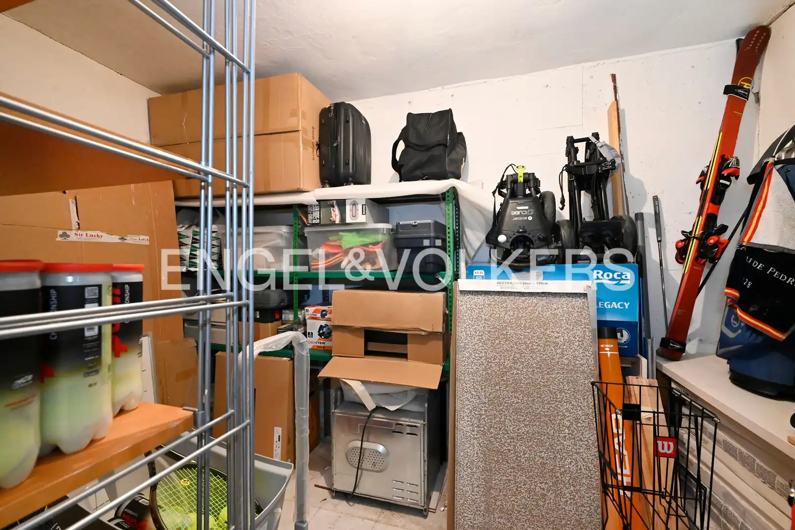 Wohnung zum Verkauf in Santander mit Heizung, Privatgarten und Abstellraum