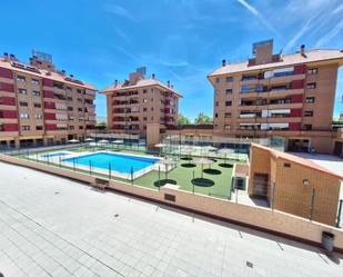 Piscina de Pis en venda en Alcalá de Henares amb Aire condicionat, Calefacció i Jardí privat