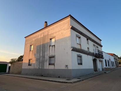 Vista exterior de Casa o xalet en venda en Cristina amb Jardí privat i Balcó