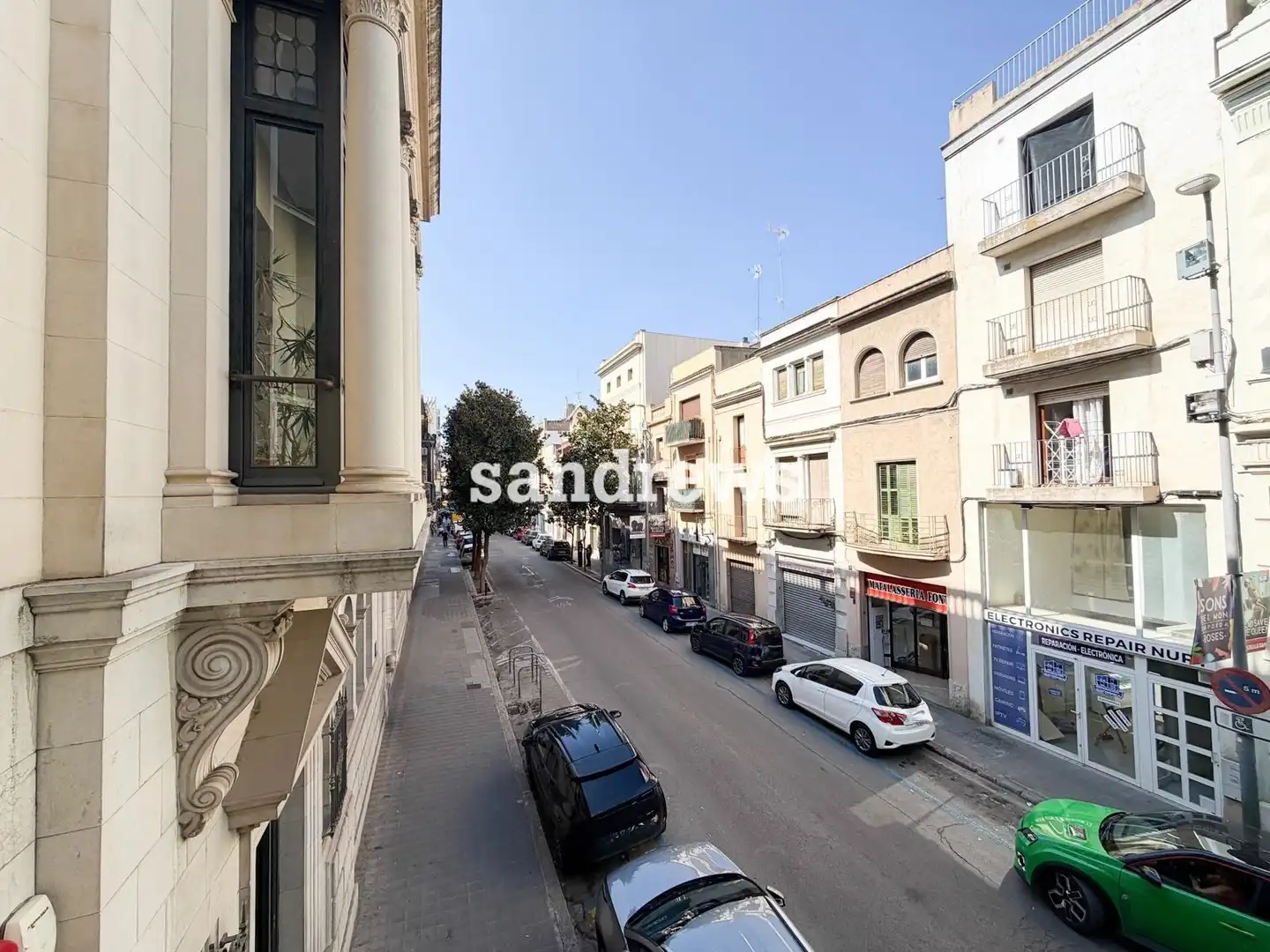 Außenansicht von Gebäude zur Miete in Figueres