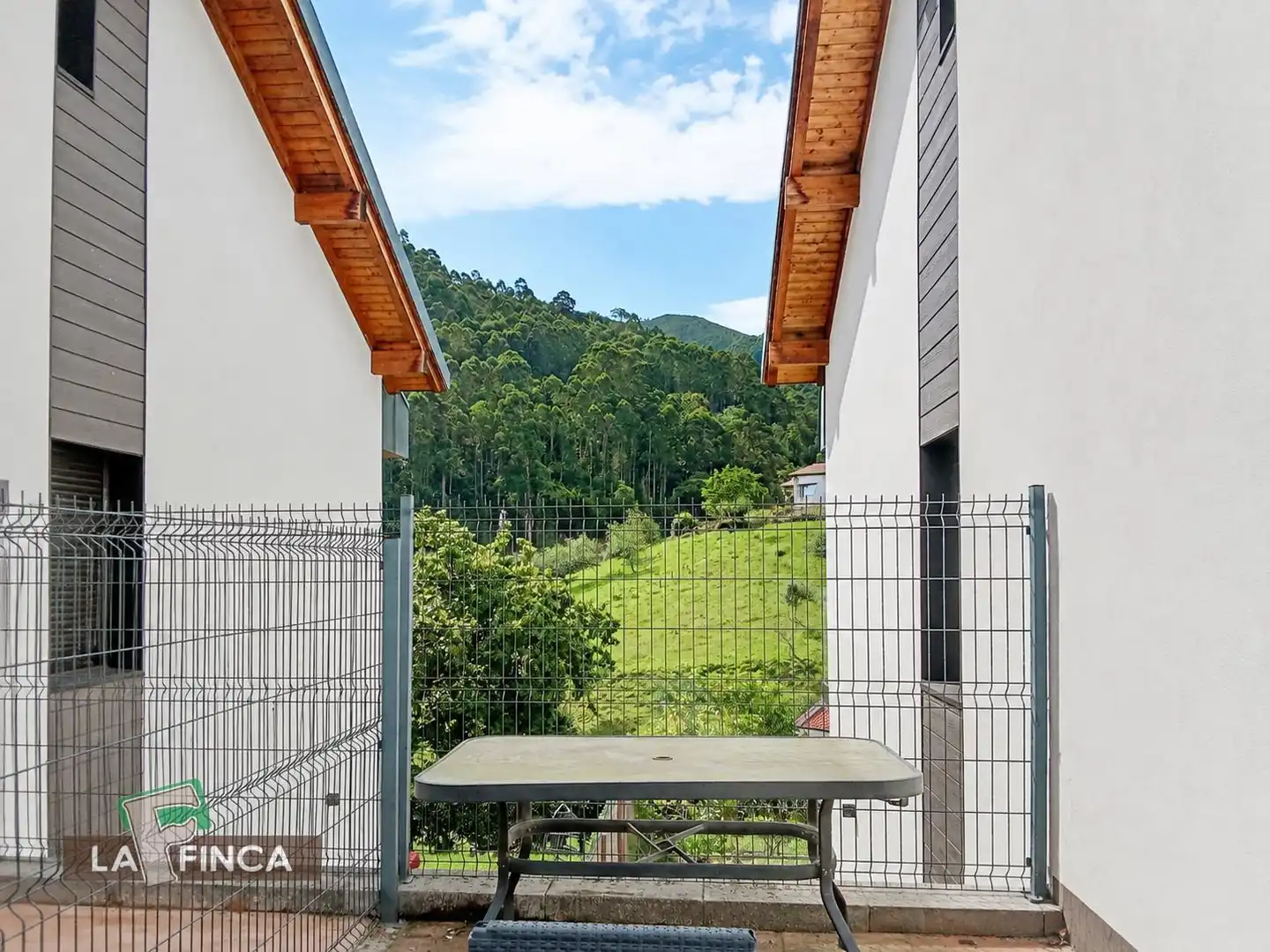 Terrassa de Casa o xalet en venda en Caravia amb Calefacció, Terrassa i Moblat
