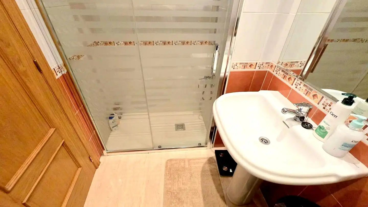 Badezimmer von Maisonette zum Verkauf in Gandia mit Klimaanlage, Terrasse und Abstellraum
