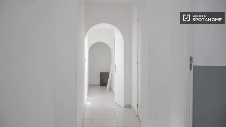 Habitación en Cortes - Huertas