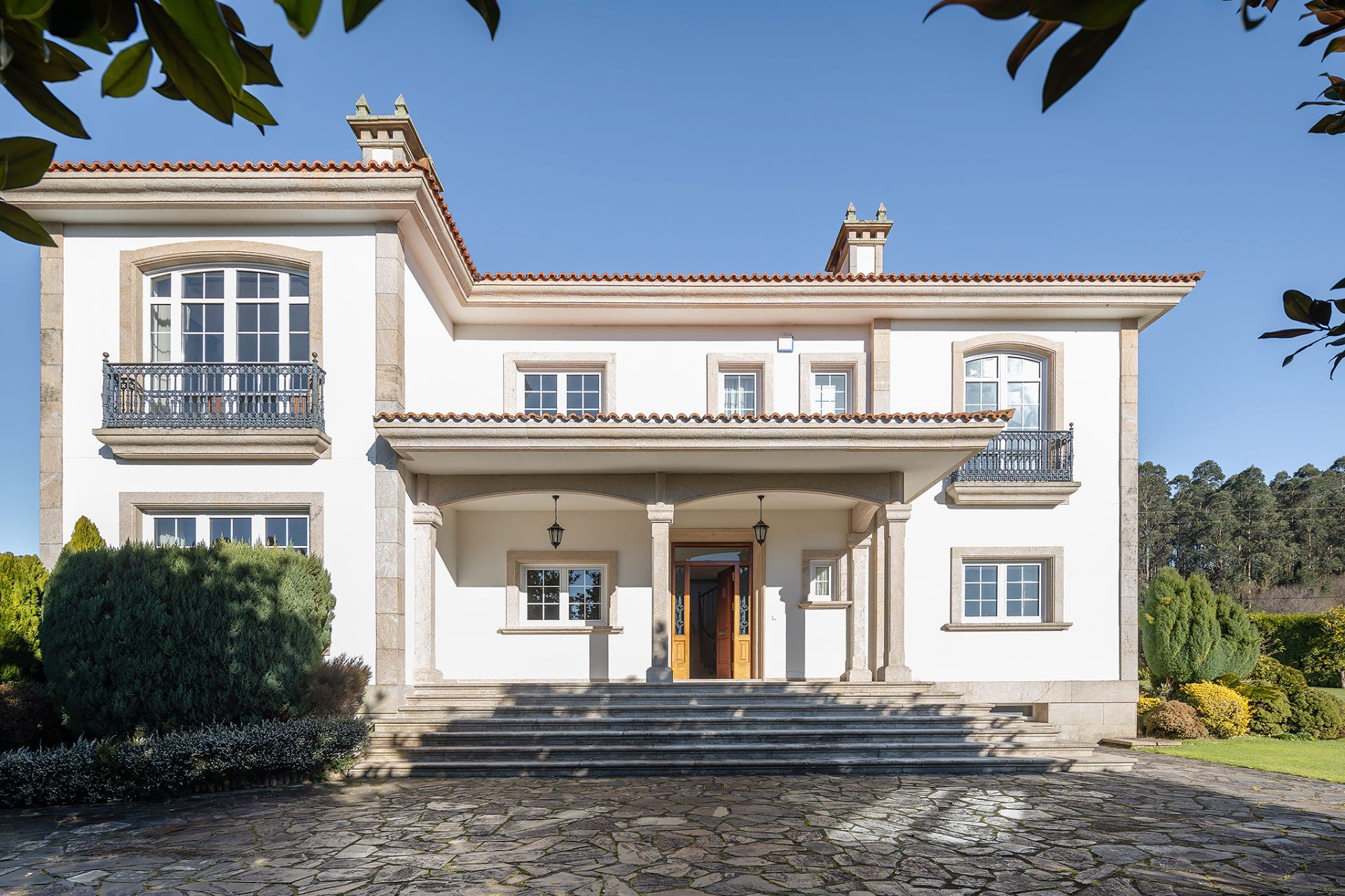 Exterior view of House or chalet for sale in A Laracha    with Heating, Private garden and Parquet flooring