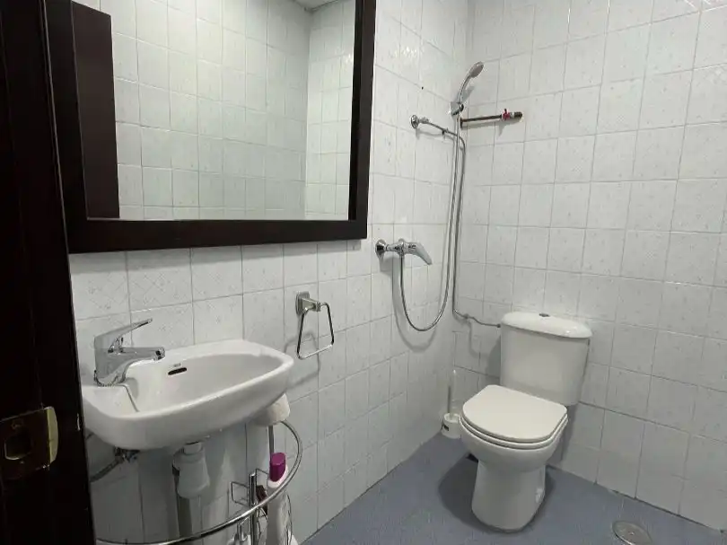 Bany de Casa o xalet en venda en La Luisiana amb Aire condicionat, Terrassa i Balcó