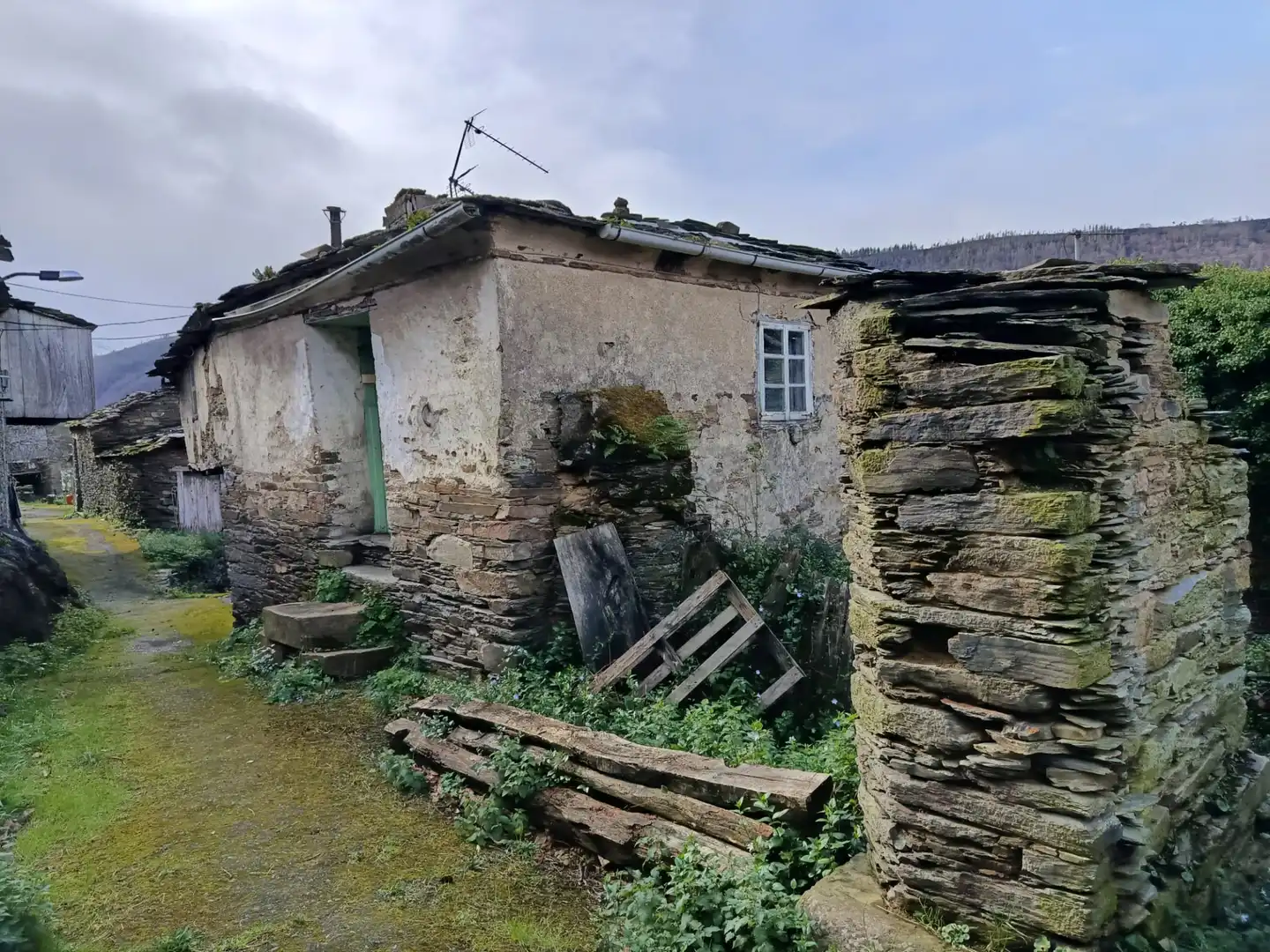Vista exterior de Finca rústica en venda en A Pontenova   amb Jardí privat, Terrassa i Balcó