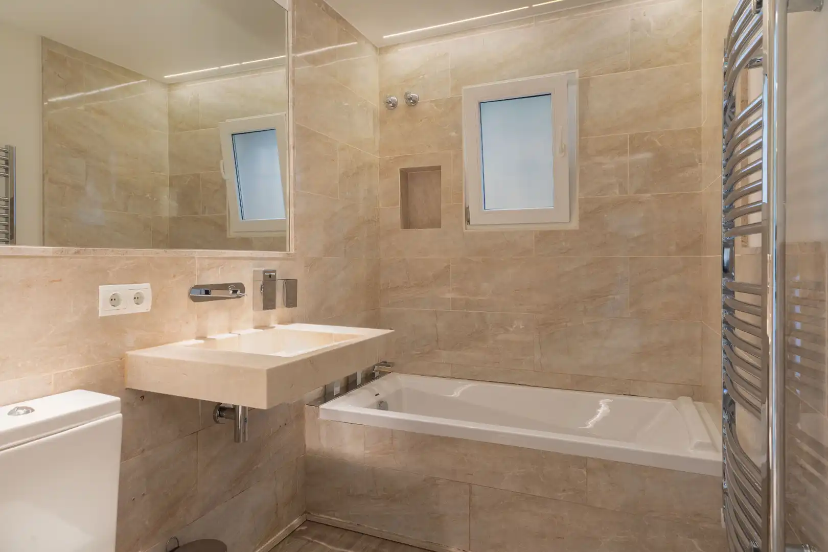 Bathroom of Houses for sale in Begur  with Air Conditioner, Heating and Private garden