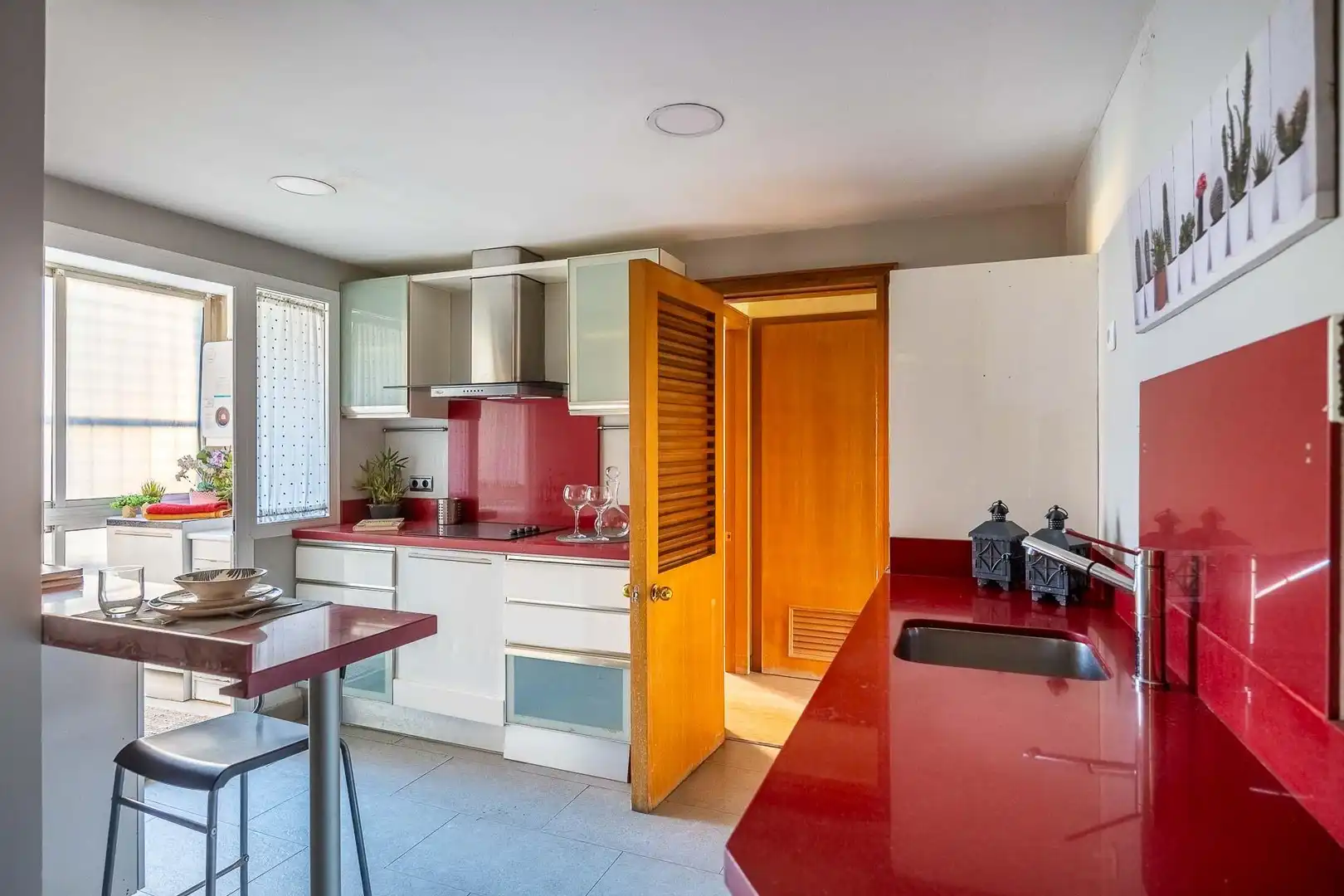 Kitchen of Flat for sale in Sevilla  with Air Conditioner, Private garden and Parquet flooring