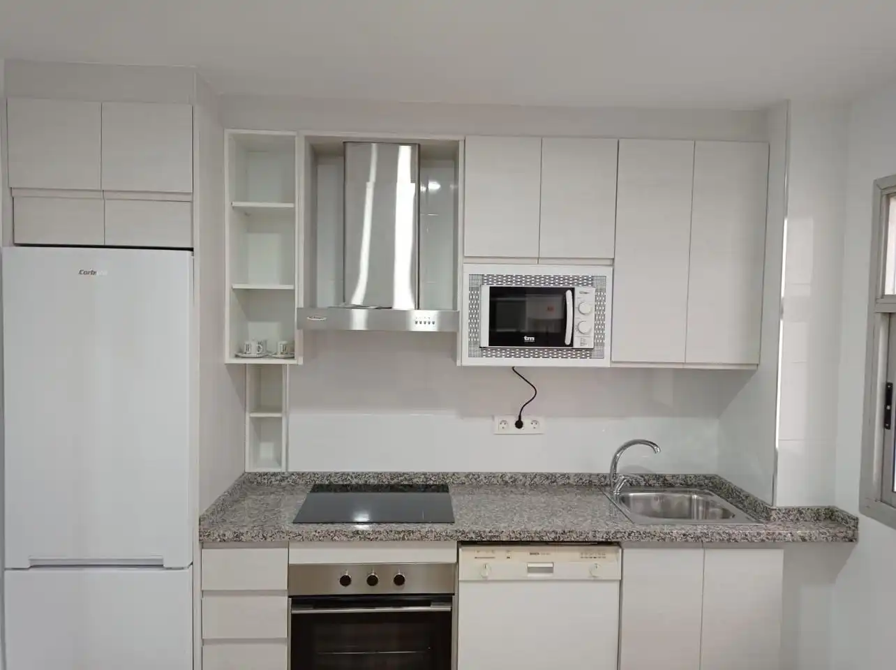 Flat with terrace to rent in Emperatriz Eugenia, imagen 19