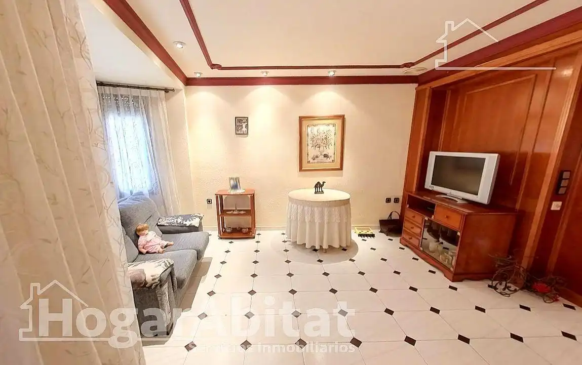 Sala de estar de Piso en venta en Silla con Balcón